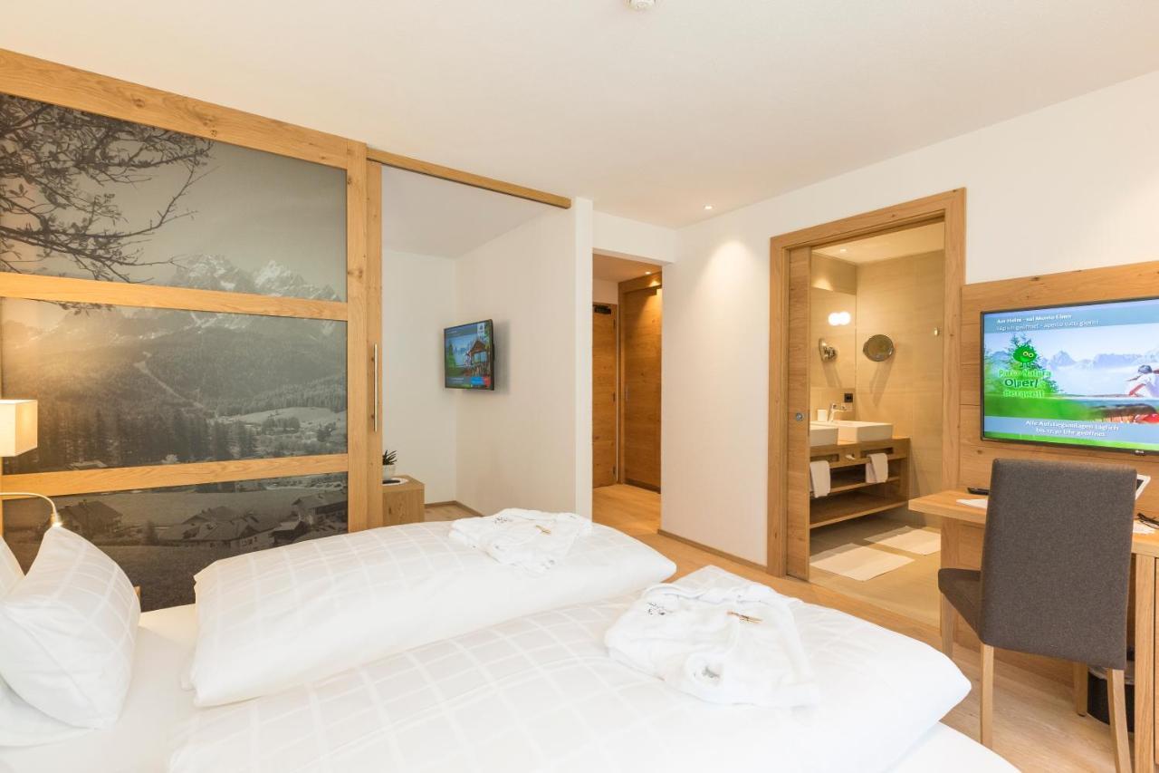 Hotel Royal Und Ferienhaus Annabel Sexten Exteriör bild